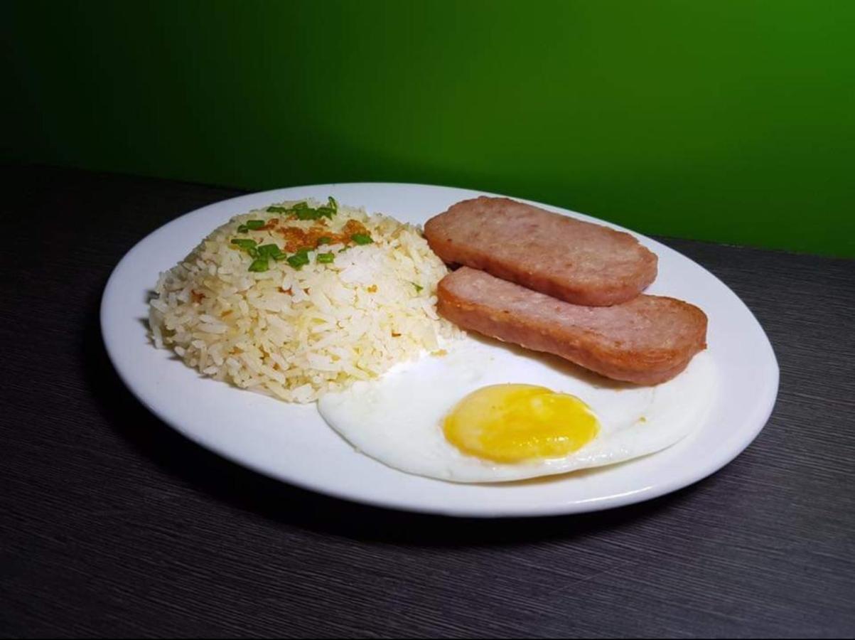 Yuj Inn Pasay Exterior photo